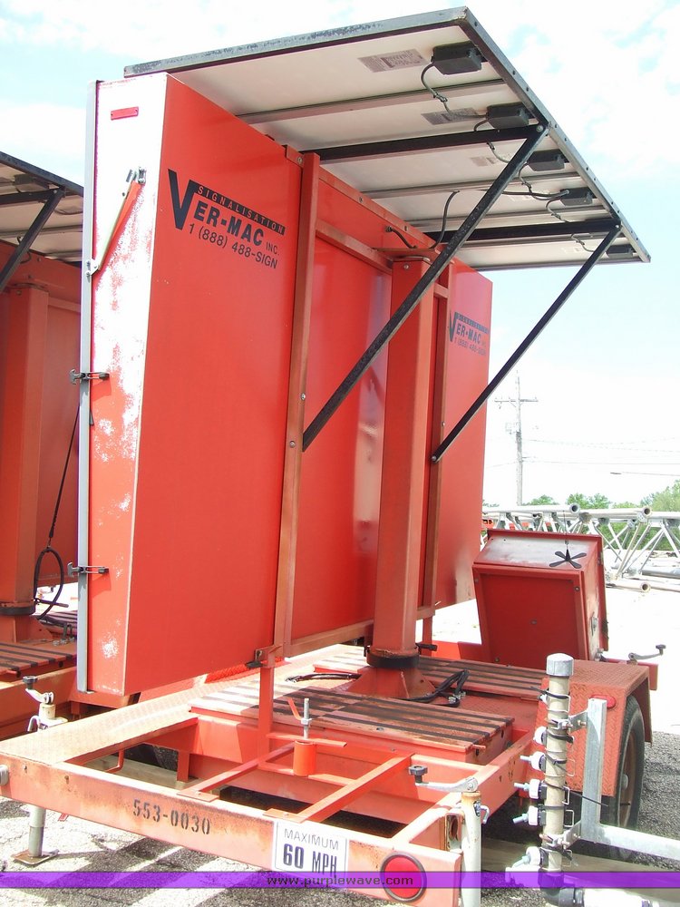 image for item 7110 2000 Ver-mac trailer-mounted variable message board