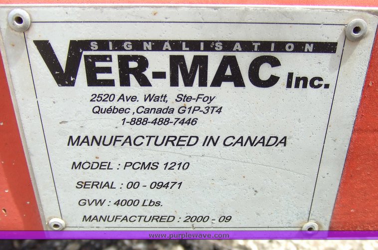 image for item 7110 2000 Ver-mac trailer-mounted variable message board