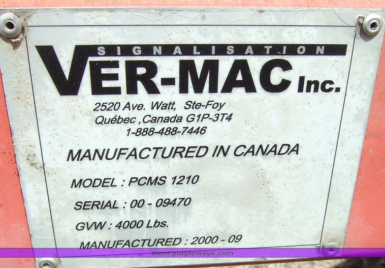 image for item 7113 2000 Ver-Mac trailer-mounted variable message board