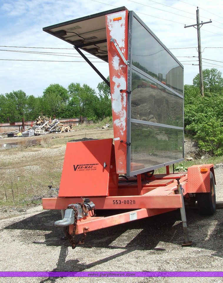 image for item 7114 2000 Ver-Mac trailer-mounted variable message board