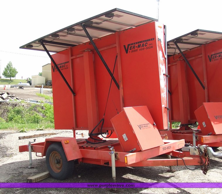 image for item 7114 2000 Ver-Mac trailer-mounted variable message board