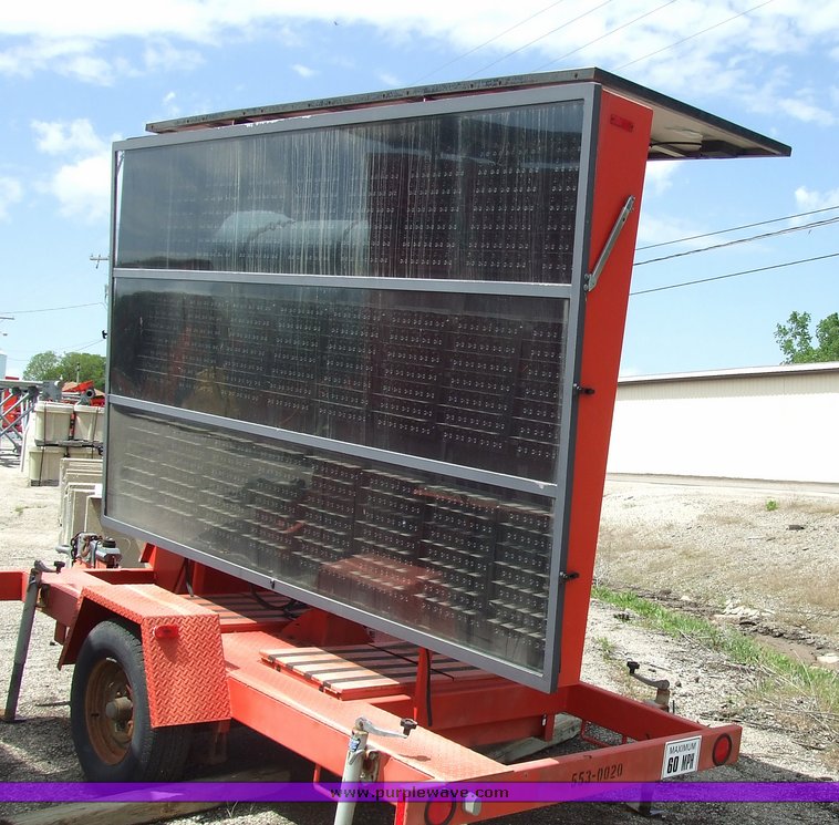 image for item 7114 2000 Ver-Mac trailer-mounted variable message board