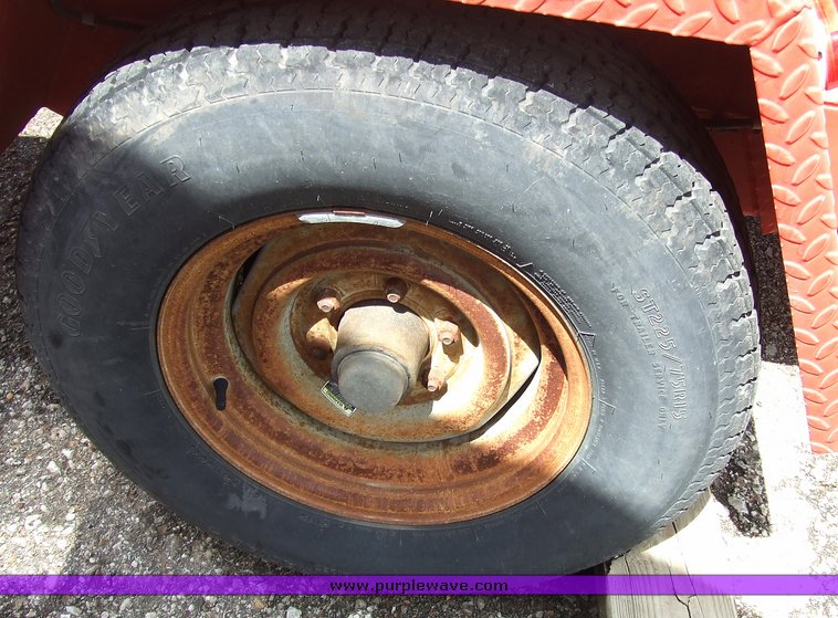 image for item 7114 2000 Ver-Mac trailer-mounted variable message board