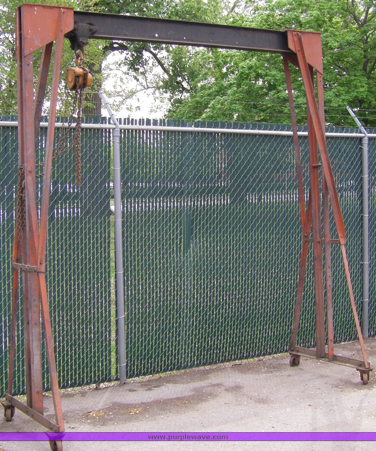 image for item 1002 A-frame engine hoist