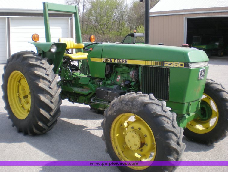 image for item 1201 1986 John Deere 2350 MFWD tractor