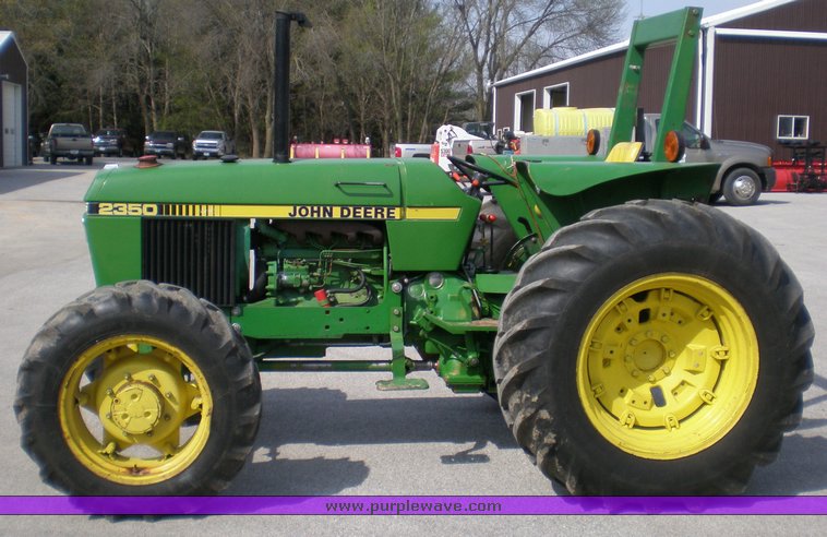 image for item 1201 1986 John Deere 2350 MFWD tractor