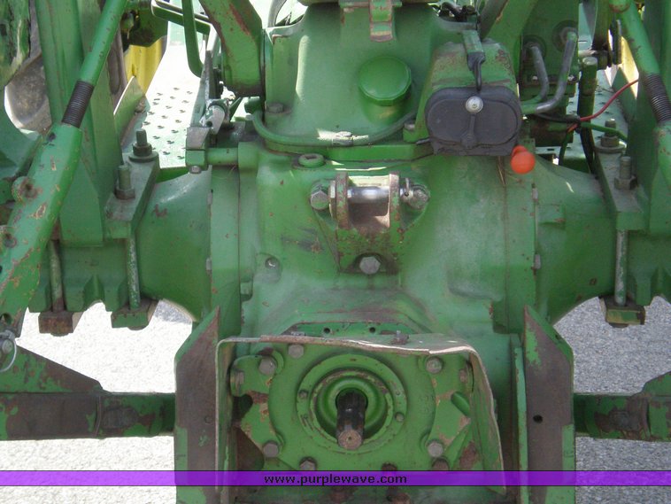 image for item 1201 1986 John Deere 2350 MFWD tractor