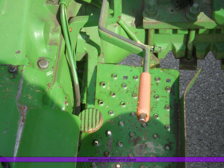 image for item 1201 1986 John Deere 2350 MFWD tractor