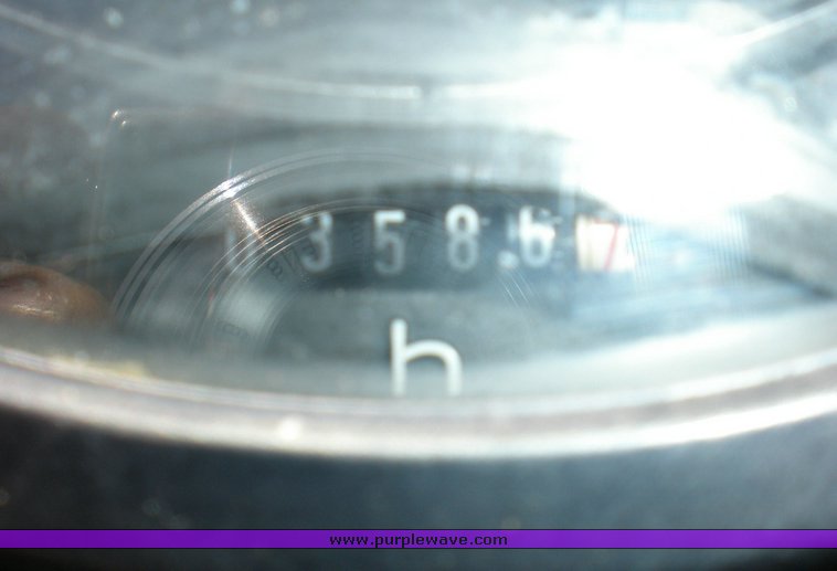 image for item 1201 1986 John Deere 2350 MFWD tractor