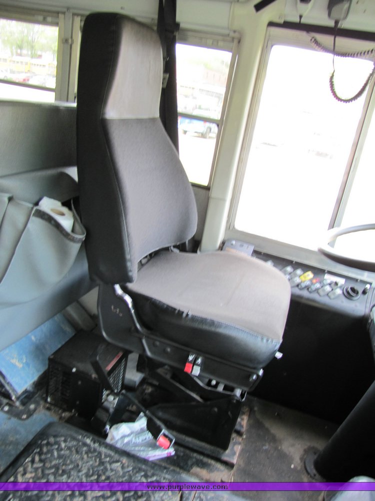 image for item 3115 2003 Thomas 65 passenger school bus