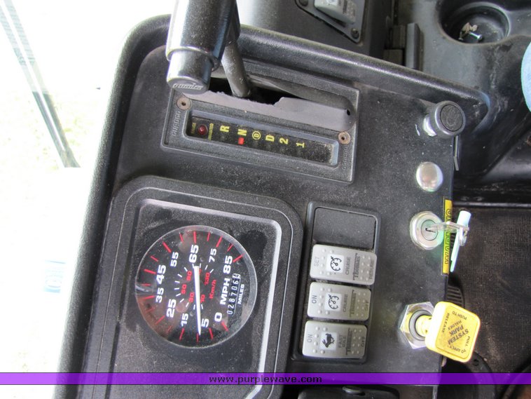 image for item 3115 2003 Thomas 65 passenger school bus