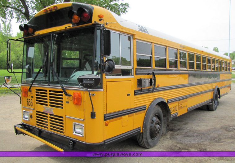image for item 3116 2001 Thomas 83 passenger school bus