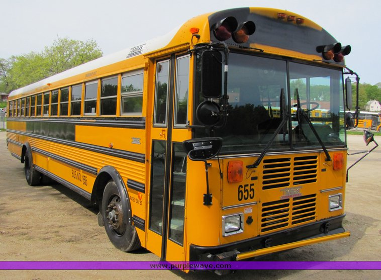 image for item 3116 2001 Thomas 83 passenger school bus