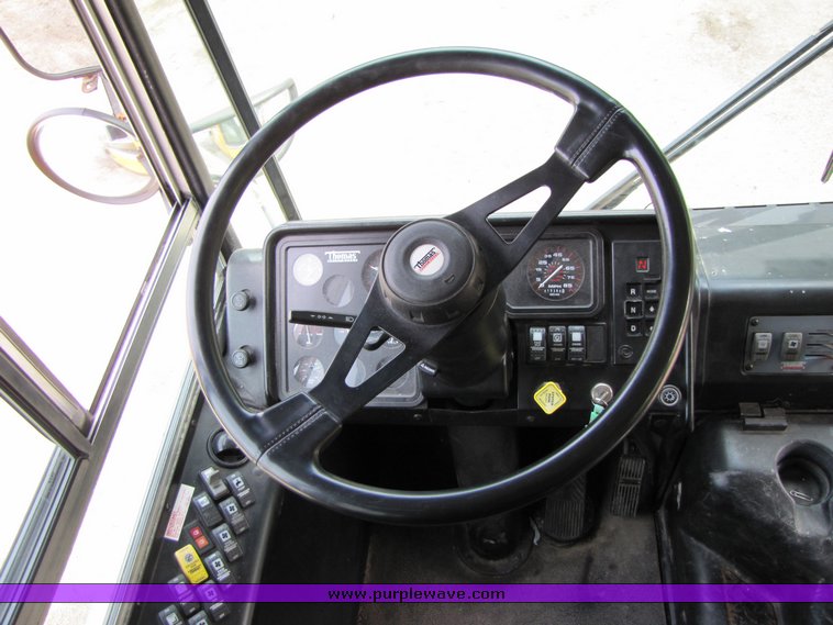 image for item 3116 2001 Thomas 83 passenger school bus