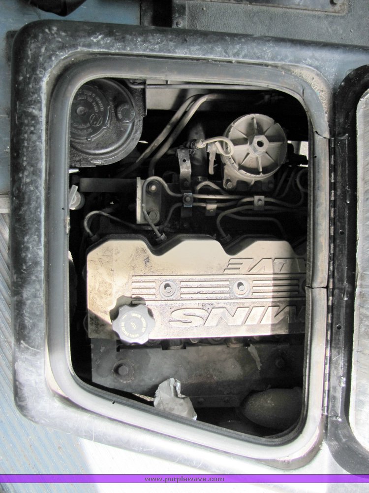 image for item 3116 2001 Thomas 83 passenger school bus