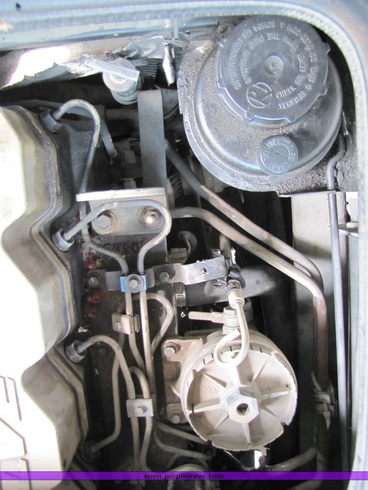 image for item 3116 2001 Thomas 83 passenger school bus