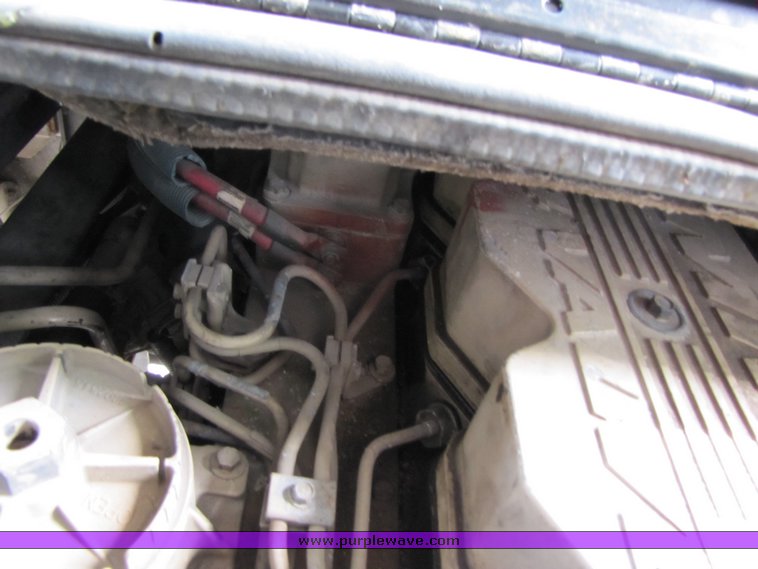 image for item 3116 2001 Thomas 83 passenger school bus