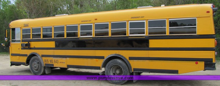 image for item 3117 2001 Thomas 65 passenger school bus