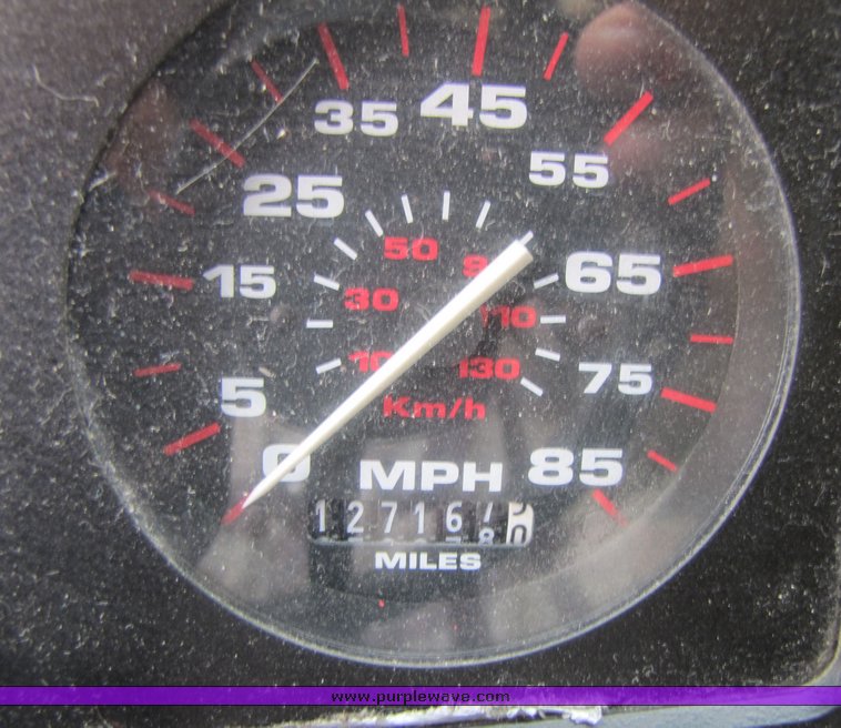 image for item 3117 2001 Thomas 65 passenger school bus