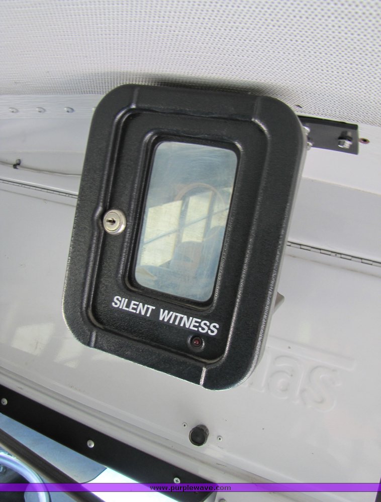 image for item 3117 2001 Thomas 65 passenger school bus