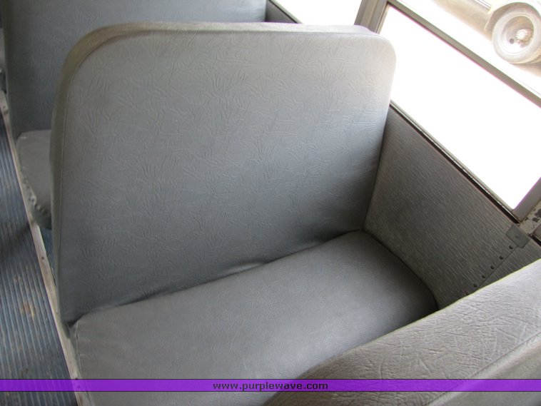 image for item 3117 2001 Thomas 65 passenger school bus