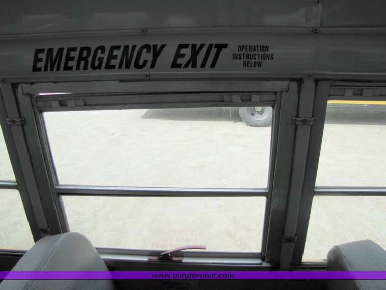 image for item 3117 2001 Thomas 65 passenger school bus