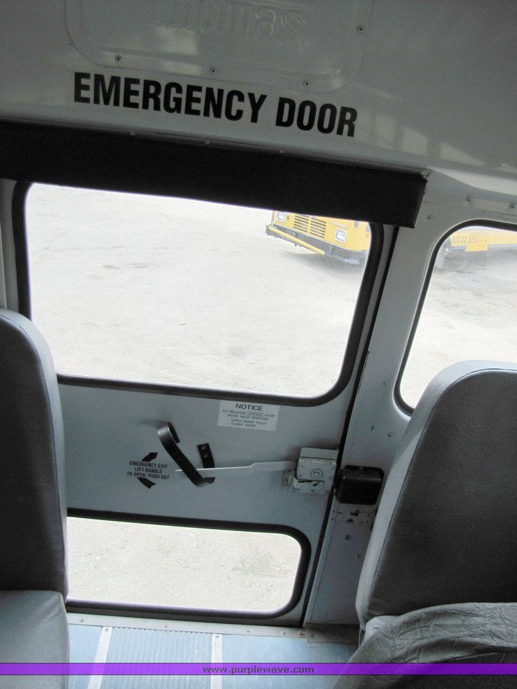 image for item 3117 2001 Thomas 65 passenger school bus