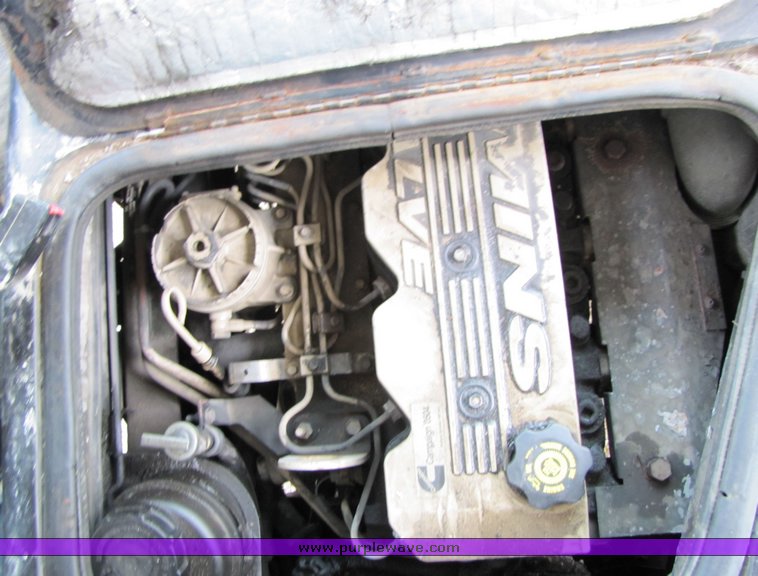 image for item 3117 2001 Thomas 65 passenger school bus