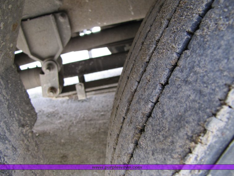 image for item 3117 2001 Thomas 65 passenger school bus