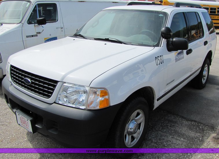 image for item 3134 2005 Ford Explorer