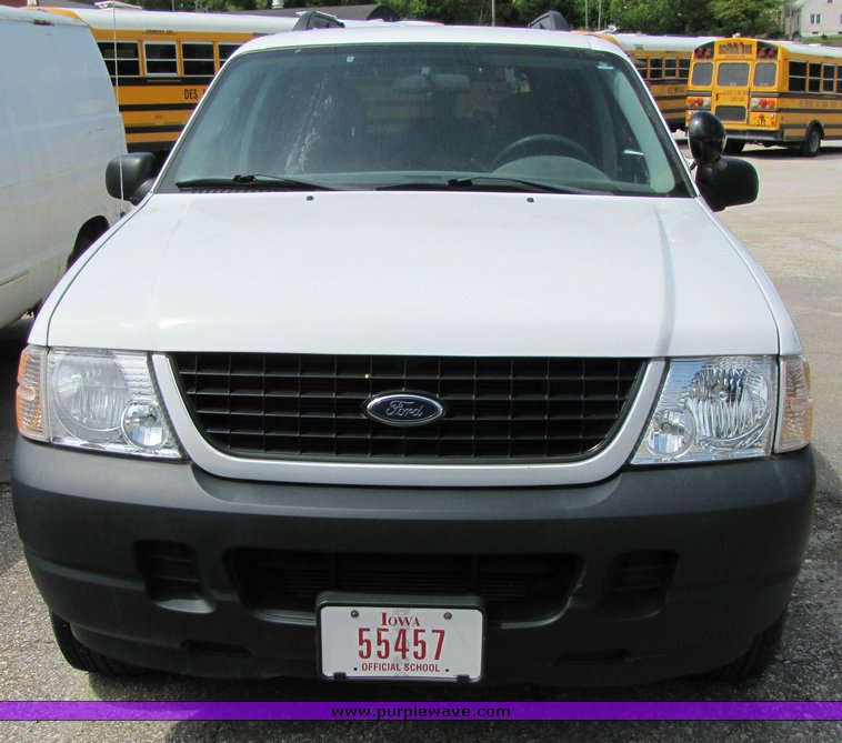 image for item 3134 2005 Ford Explorer