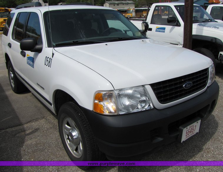 image for item 3134 2005 Ford Explorer