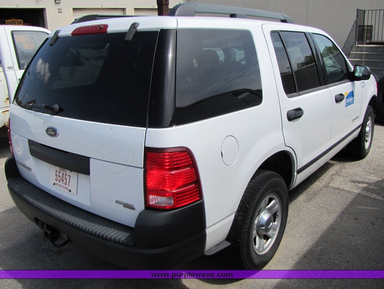 image for item 3134 2005 Ford Explorer