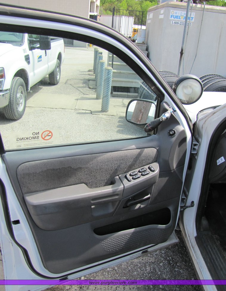 image for item 3134 2005 Ford Explorer