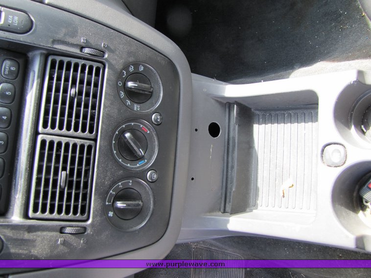 image for item 3134 2005 Ford Explorer