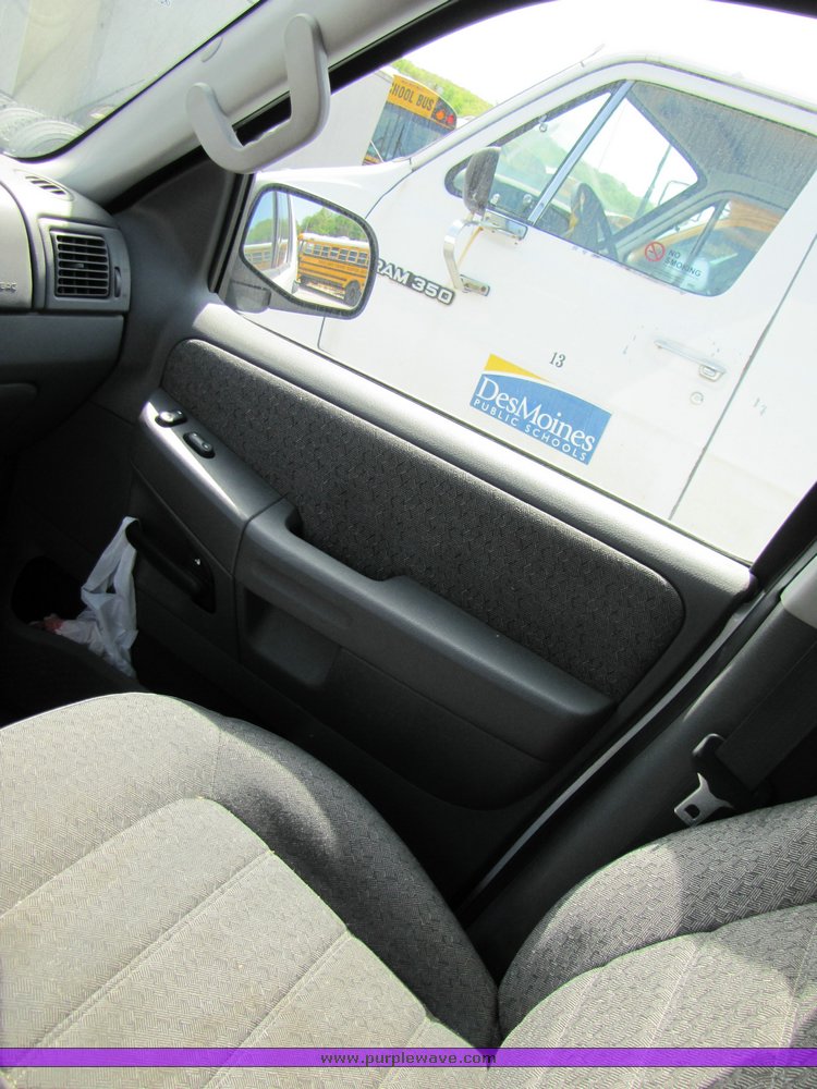 image for item 3134 2005 Ford Explorer