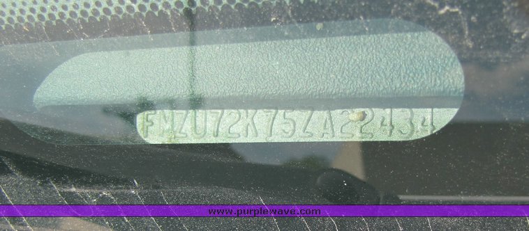 image for item 3134 2005 Ford Explorer