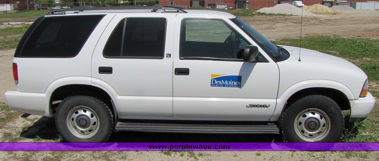 image for item 3135 2001 GMC Jimmy