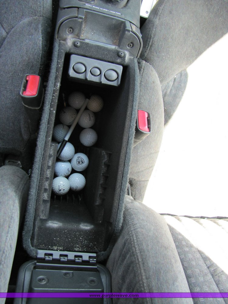 image for item 3135 2001 GMC Jimmy