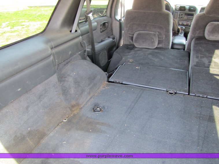 image for item 3135 2001 GMC Jimmy