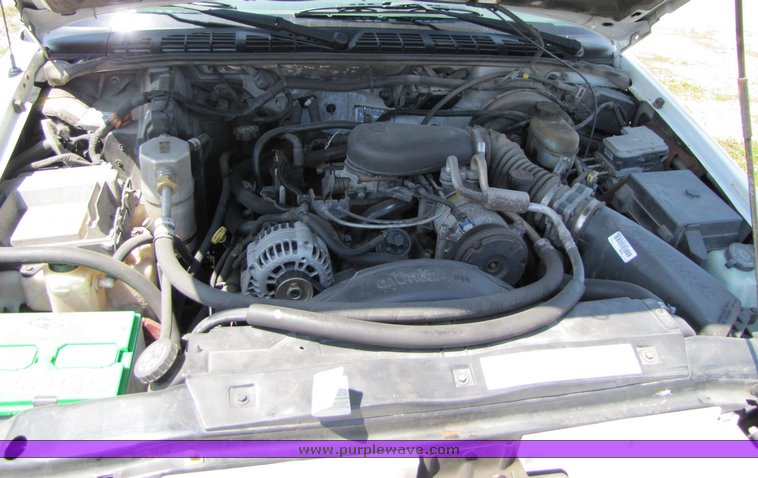 image for item 3135 2001 GMC Jimmy