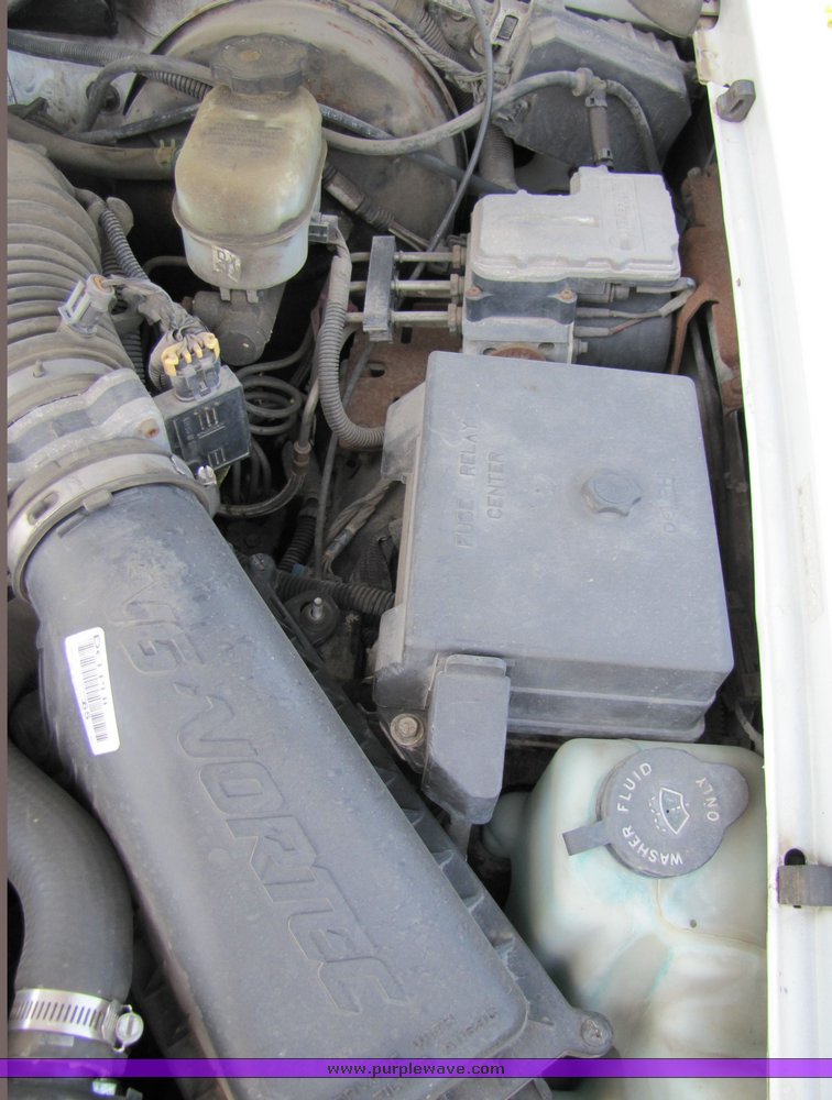 image for item 3135 2001 GMC Jimmy