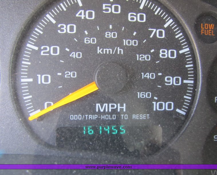 image for item 3135 2001 GMC Jimmy