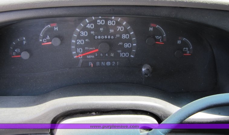 image for item 3137 1997 Ford Econoline E250 van