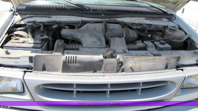 image for item 3137 1997 Ford Econoline E250 van