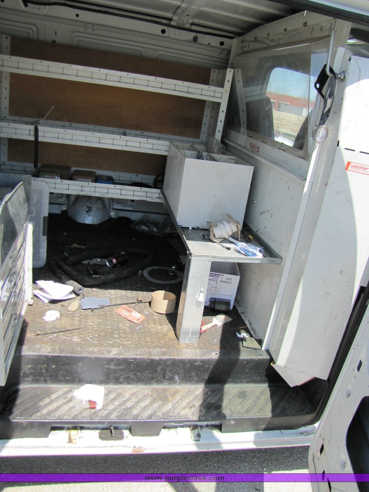 image for item 3137 1997 Ford Econoline E250 van