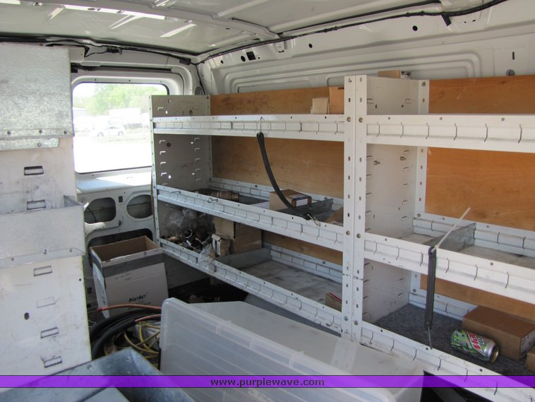 image for item 3137 1997 Ford Econoline E250 van