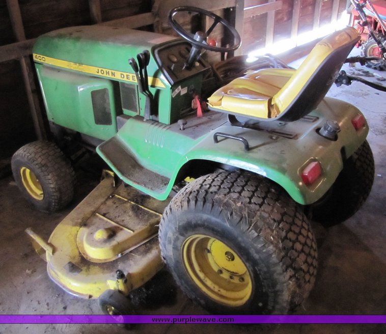 image for item 3139 John Deere 400 lawn tractor