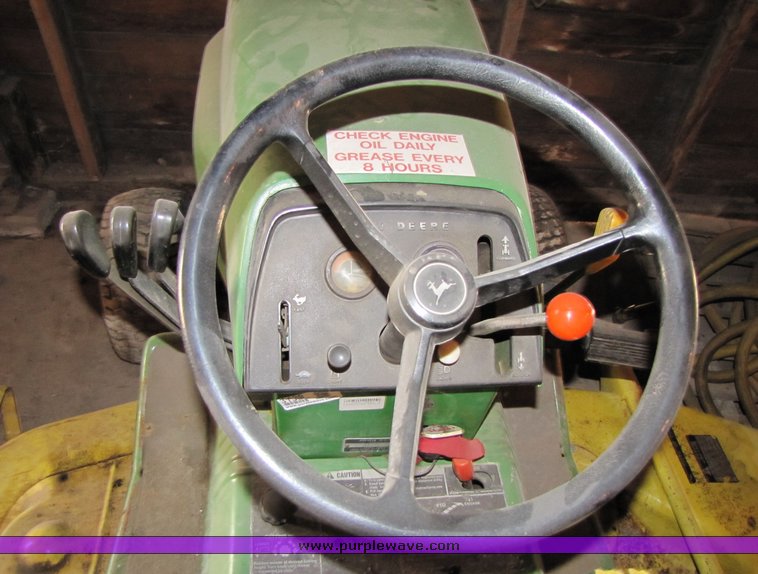 image for item 3139 John Deere 400 lawn tractor