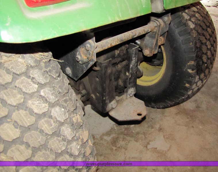 image for item 3139 John Deere 400 lawn tractor